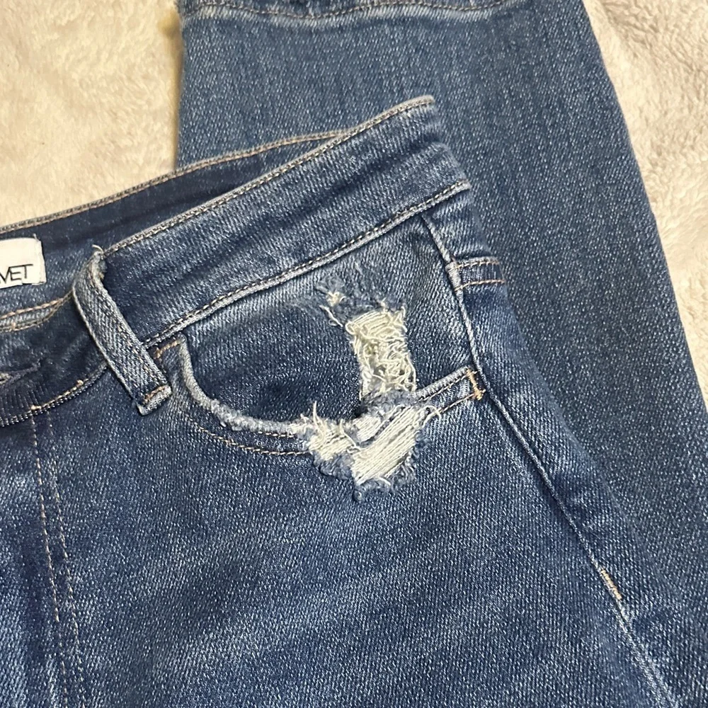 A80.  Vervet Classic Blue Distressed Skinny Jeans for Women size 30